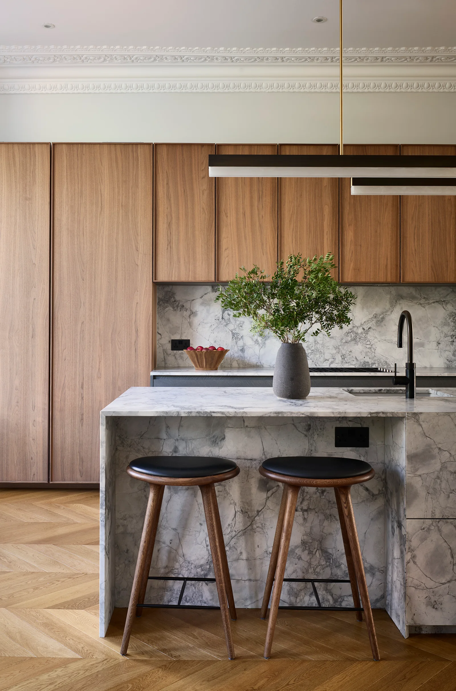 London Townhouse — Marble Island Detail